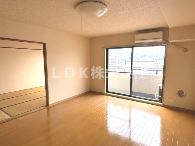 【居間・リビング】 | 日神パレス上福岡 | LDK12.3帖