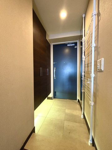 【玄関】 | □■ライオンズ茅ヶ崎ザ・アイランズ Ⅰ街区■□ | シューズBOX下の間接照明がスタイリッシュな空間を演出！