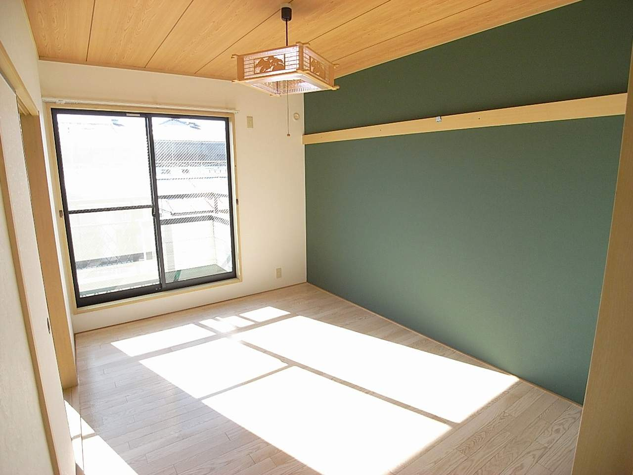 ルミエール小山の洋室|西側洋室※同間取りの別のお部屋のお写真です