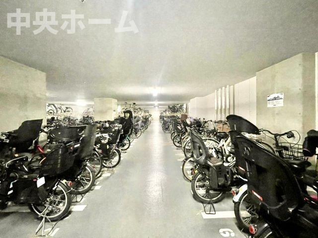 BrilliaMare有明TOWER&GARDENの駐輪場|【自転車置き場】最新の空き状況や費用などの詳細は担当スタッフまでお問い合わせください。