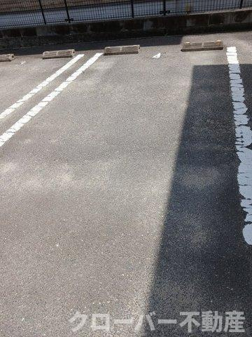 アムールメゾン林田の駐車場