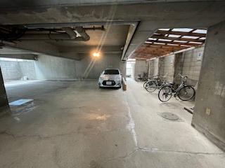 パーソナルハイツ西新井大師の駐車場