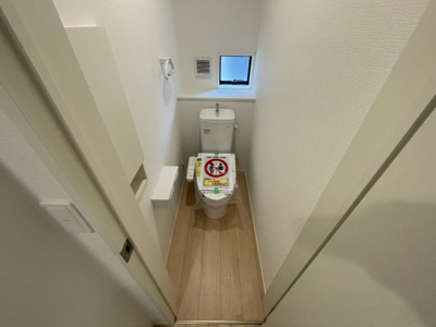 【トイレ】 | 亀山市羽若町《4号棟》 | 1階