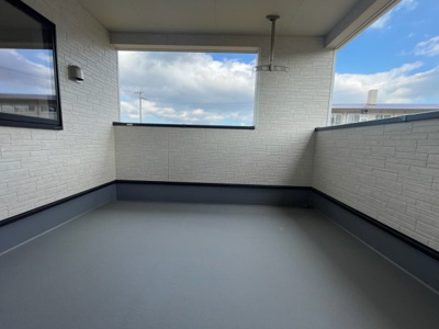 【バルコニー】 | 亀山市羽若町《4号棟》