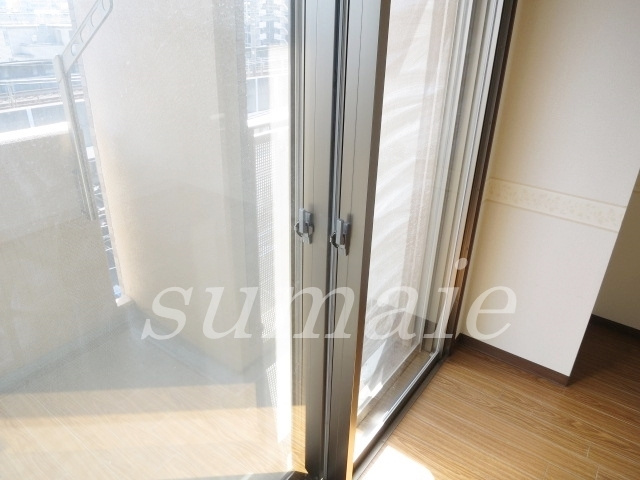 スポルク浮間の設備|キッチンのあるお部屋は二重サッシになっております☆