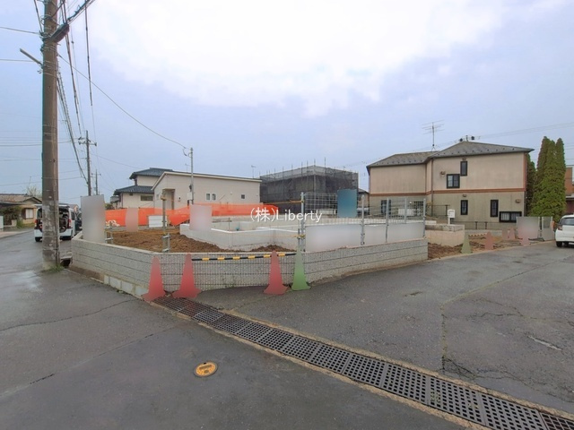 土浦市小岩田東２丁目6期　新築戸建　１号棟の前面道路含む現地写真