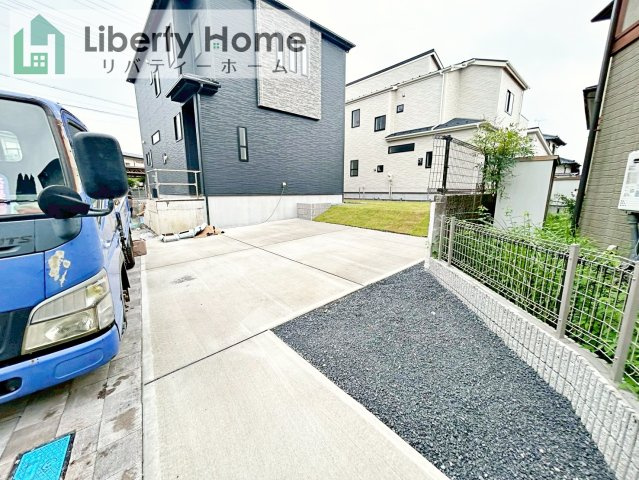 土浦市小岩田東２丁目6期　新築戸建　１号棟の駐車場