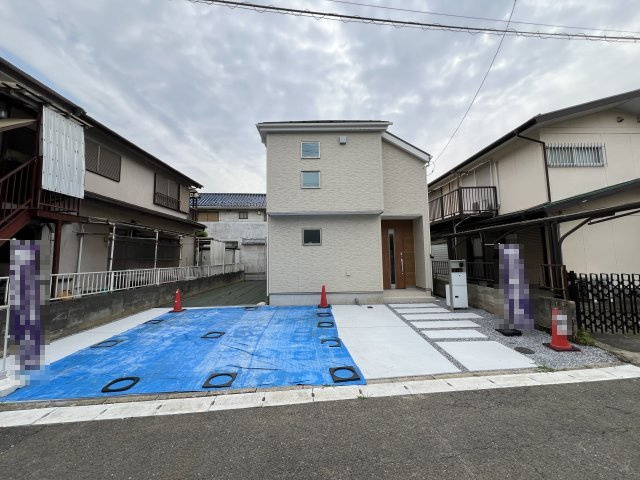 瑞穂町箱根ヶ崎　新築戸建全1棟の外観|庭先3.85ｍ～4.04ｍ！お子様の遊び場や家族の団らんに活躍する庭スペース付き♪