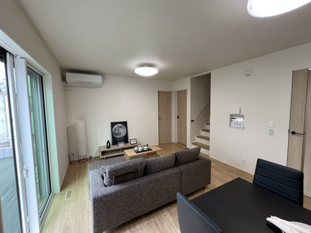 瑞穂町箱根ヶ崎　新築戸建全1棟の居間・リビング|LDK16.0帖！
