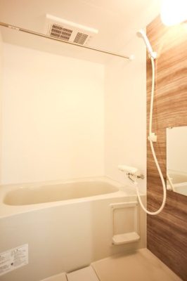 【浴室】 | fika戸畑 | 大きな浴槽で日々の疲れを癒していただけます。