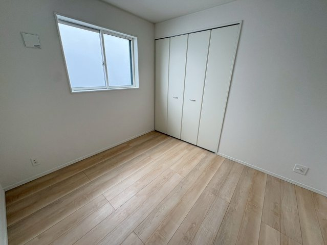 清水が丘1丁目  新築戸建ての洋室|明るい洋室です