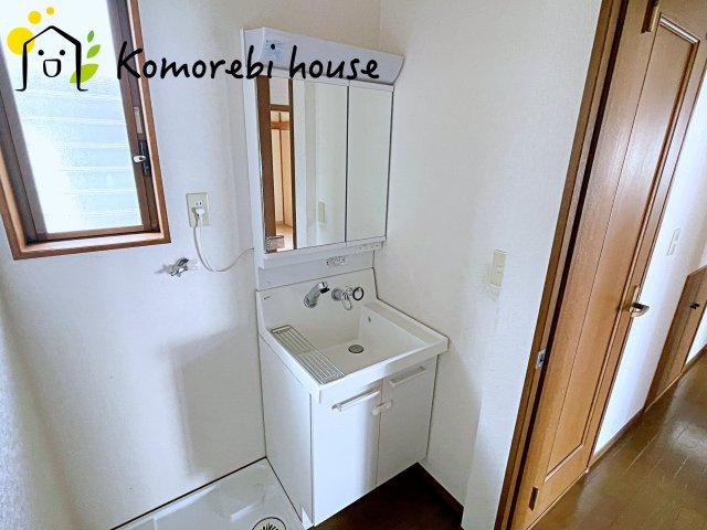北本市中丸　中古戸建の独立洗面台|朝の身支度には欠かせない独立洗面化粧台
