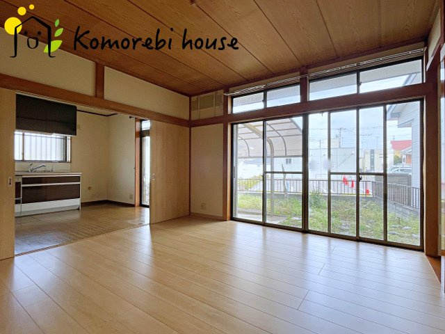 北本市中丸　中古戸建の居間・リビング|おしゃれな居間です