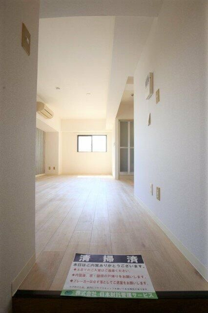 ノイメゾン桜台の玄関