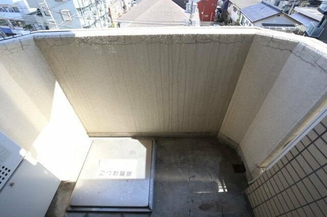 ノイメゾン桜台のバルコニー