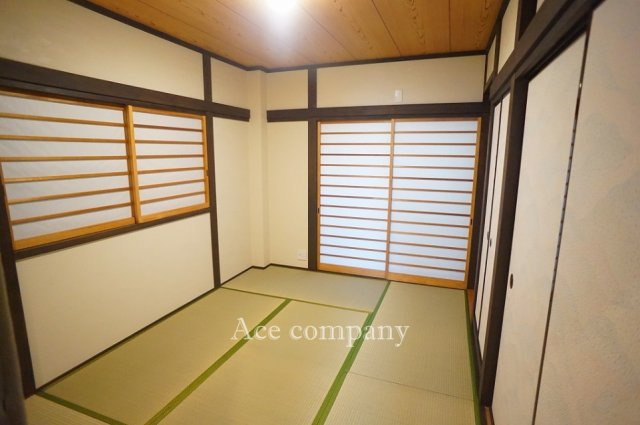 【内装】 | 平野区平野東1丁目 | 【1階：和室6帖】畳表替え、襖・障子貼替え済みです☆
