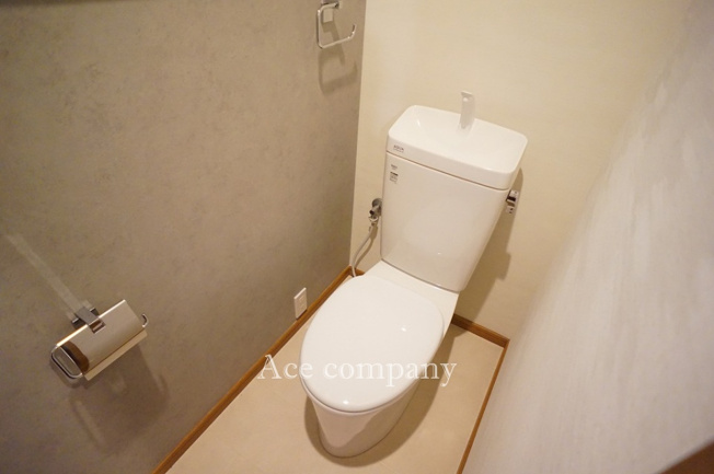 【トイレ】 | 平野区平野東1丁目 | トイレは1階と2階の2ヶ所に完備♪こちらは1階のトイレ新調です☆