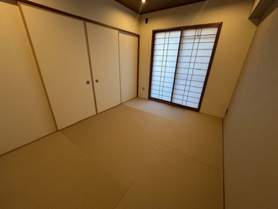 【和室】 | セントラルパレス東豊中 | リビングに隣接する和室6.0帖。扉を開放するとLDKから見守れるので、お子様のお昼寝やプレイスペースにもオススメです！