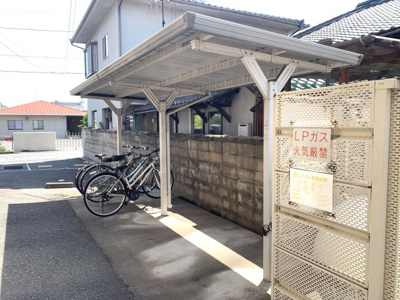 【その他共用部分】 | ドゥ・セナクール　B | 屋根付き駐輪場