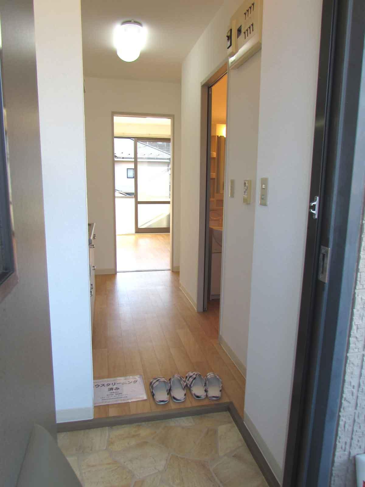 グランデソーニョB棟の玄関