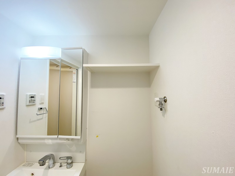 S-RESIDENCE王子eastの収納|洗濯機上収納です☆