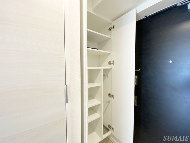 S-RESIDENCE王子eastの収納|シューズボックスです☆