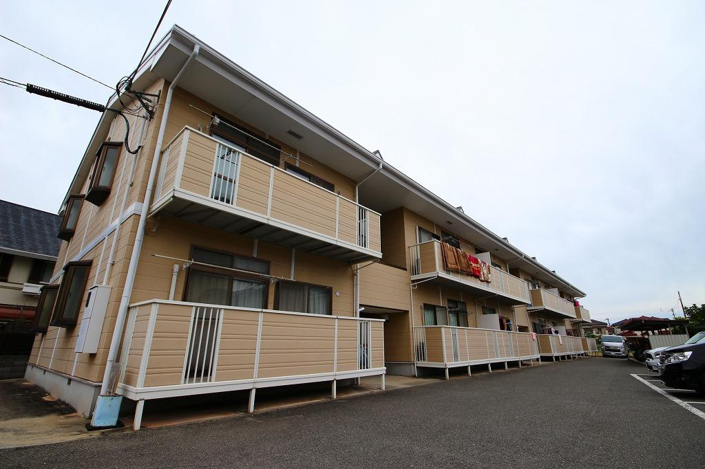 イーストカーサの外観