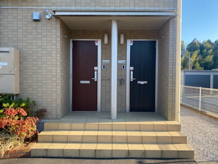 アグレッサーⅡの玄関|玄関前