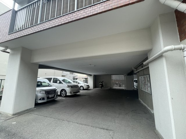 第三住吉ハイツの駐車場|共用の駐車場です☆