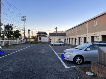 GOLDLEOⅢの駐車場