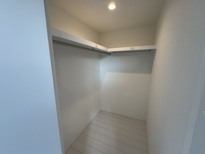 【収納】 | 沖縄市登川（全5棟）1号棟 | 1号棟　洋室6帖＋WIC付き♪