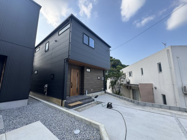 沖縄市登川（全5棟）1号棟の外観|1号棟　駐車2台可♪