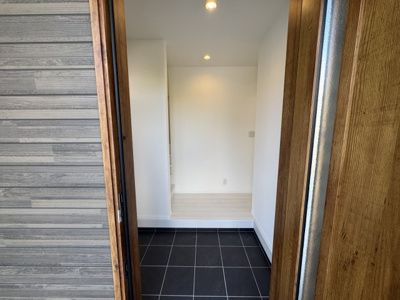 【玄関】 | 沖縄市登川（全5棟）1号棟 | 1号棟　十分な収納付き玄関♪