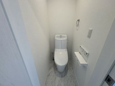 【トイレ】 | 沖縄市登川（全5棟）1号棟 | 1号棟　温水洗浄便座♪