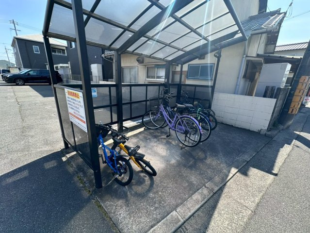 倉敷市一棟アパートの駐車場