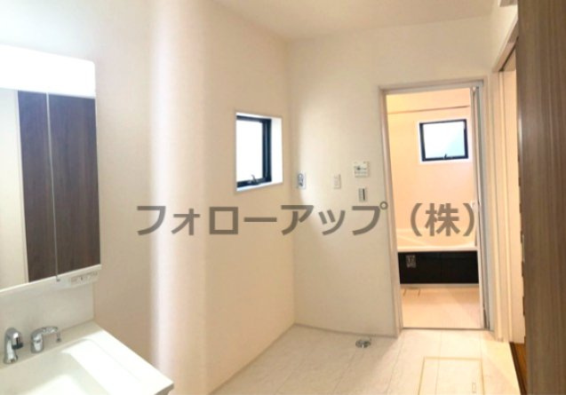 リーブルガーデン神戸市垂水区旭が丘の独立洗面台|朝の身支度には欠かせない独立洗面化粧台