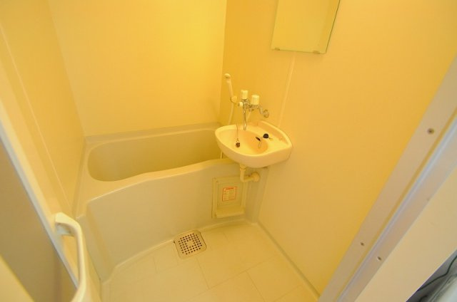 レオパレスプラムヒルの浴室