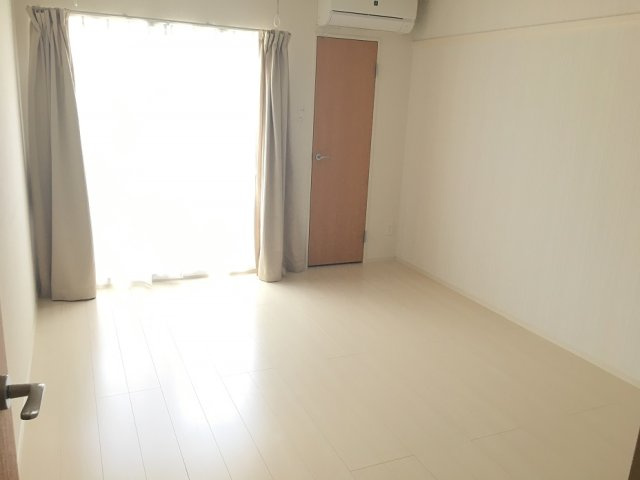 クレイノＤＯＭＡＮＩ　Ⅱの居間・リビング