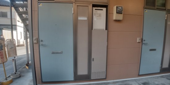 レオパレスフカサカの玄関