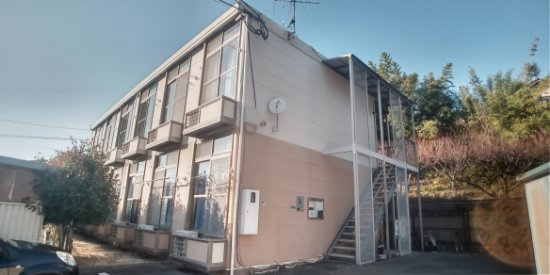 レオパレスフカサカの外観