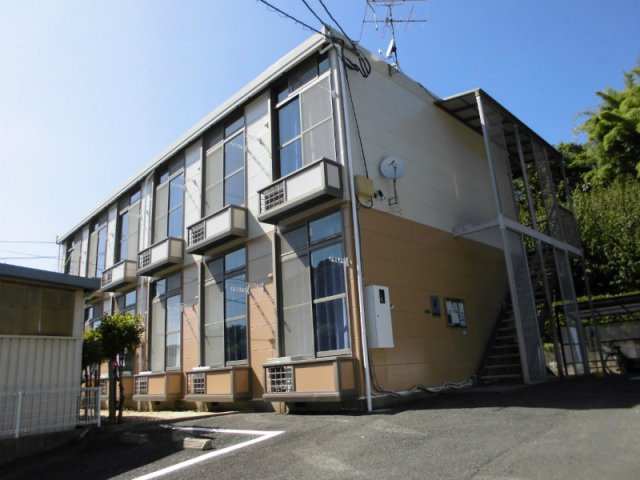 レオパレスフカサカの外観