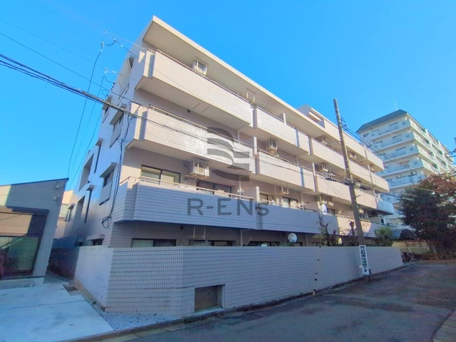 【外観】 | ライツ富士見台 | 重厚感のある外観が魅力の、落ち着いた雰囲気のマンションです