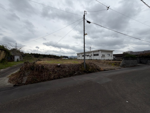 都城市今町の売地の前面道路含む現地写真