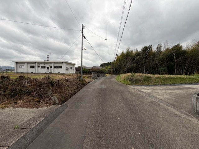 都城市今町の売地の前面道路含む現地写真
