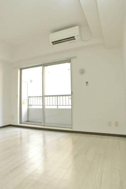 メゾン・ド・ヴィレ駒形の居間・リビング