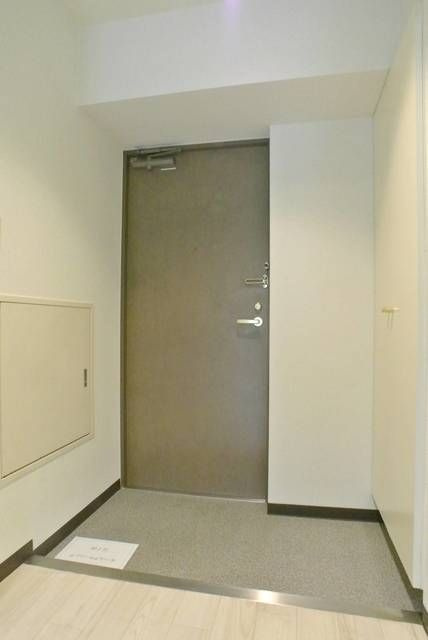 メゾン・ド・ヴィレ駒形の玄関