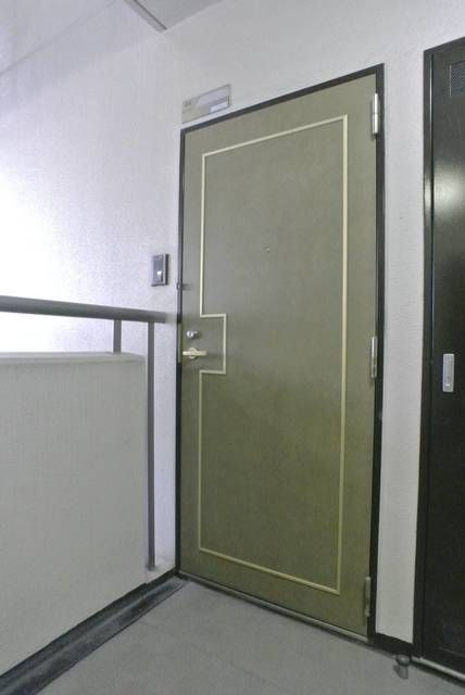 メゾン・ド・ヴィレ駒形の玄関