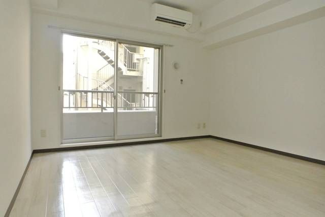 メゾン・ド・ヴィレ駒形の居間・リビング