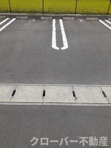 クレメント　スクエアＡの駐車場