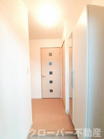 クレメント　スクエアＡの玄関